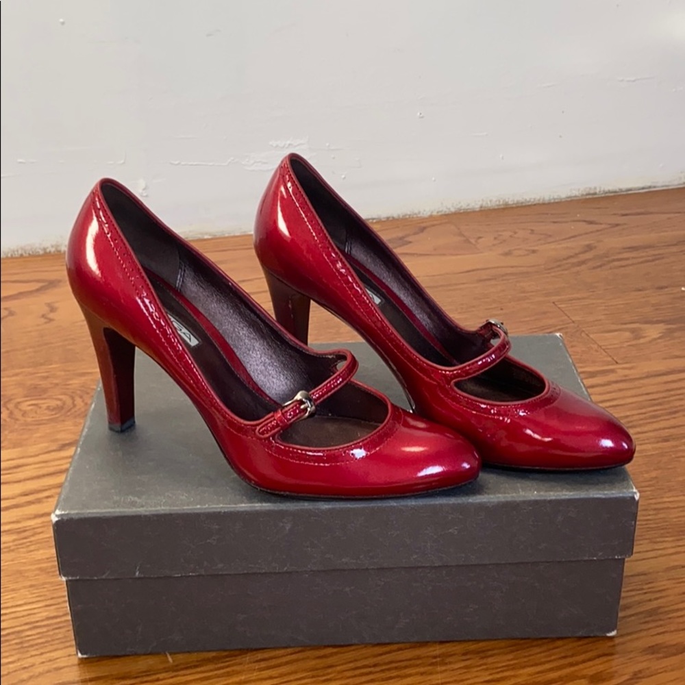 Via Spiga Equate Red Pump